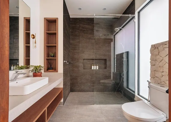 ヴィラ Rumakiki Ii Elegant 3br Sanctuary At Berawa バドゥン